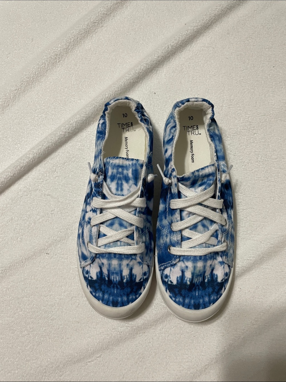 Time and Tru women Blue Tie-Dye Lace-Up Sneakers